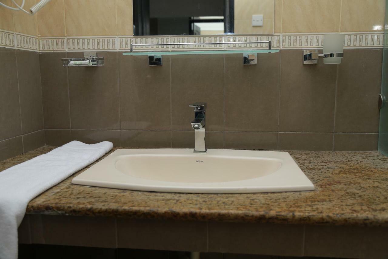 3R Resort Negombo Eksteriør billede