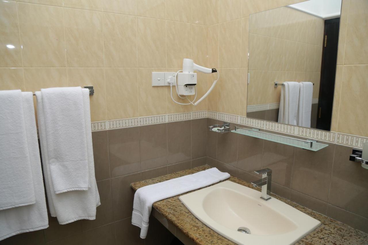 3R Resort Negombo Eksteriør billede